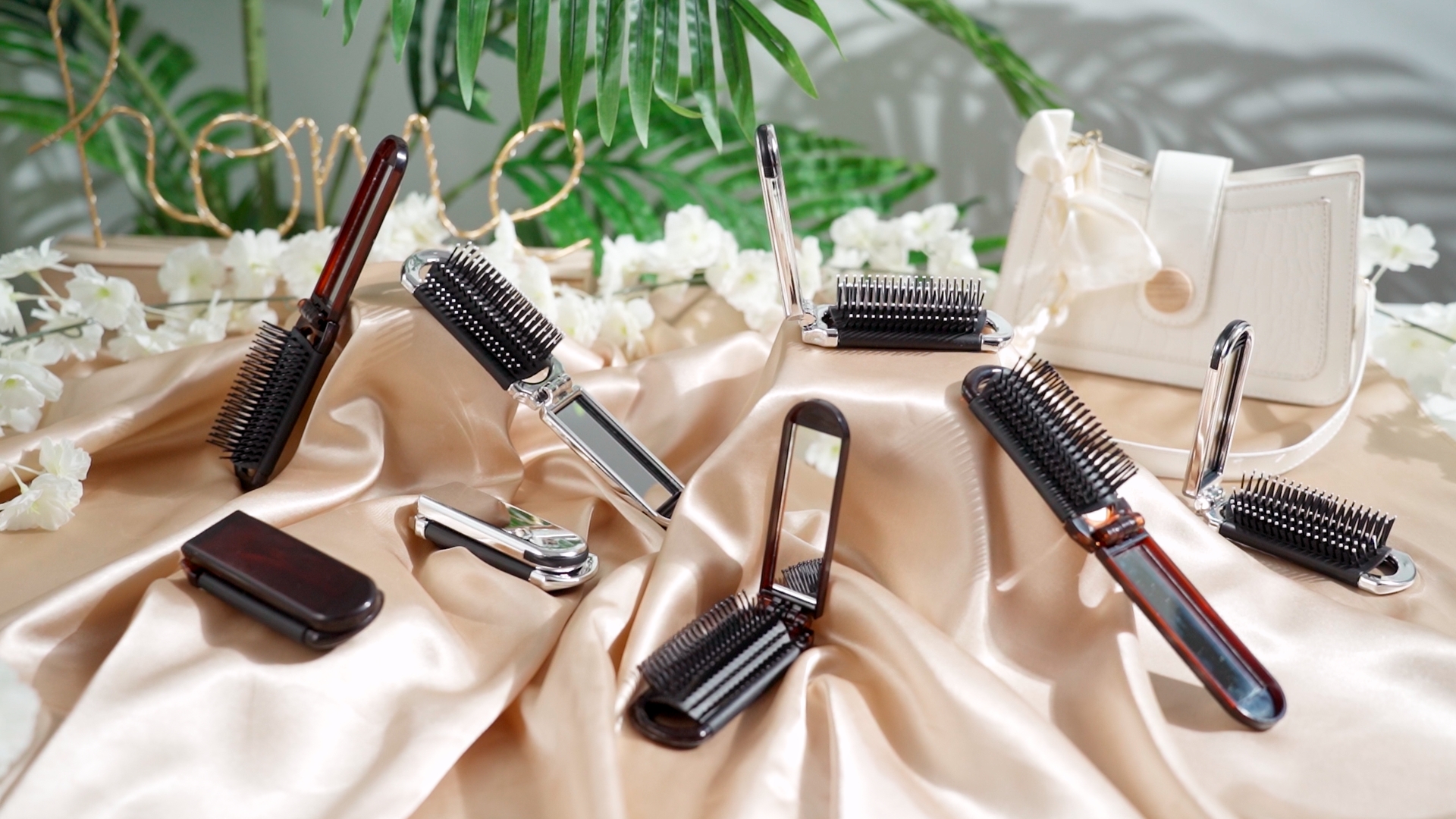 Amazon.com : Nuenen 4 Pcs Folding Hair Brush with Mirror Portable